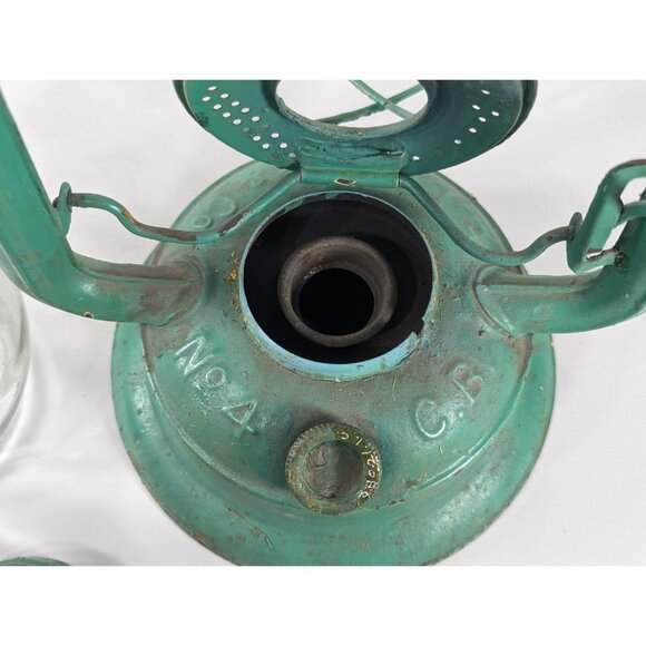 Antique E.T. Wright & Co No. 4 CB storm lantern, Canadian Kerosene Oil Lamp - Picture 8 of 9